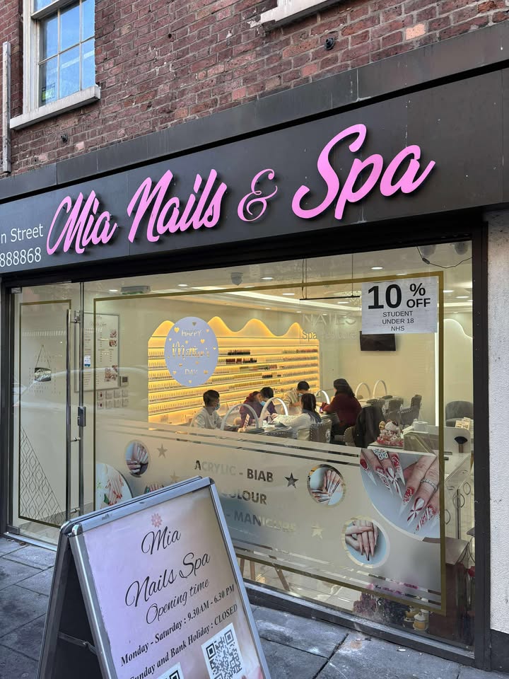 Mia Nails Spa showcase